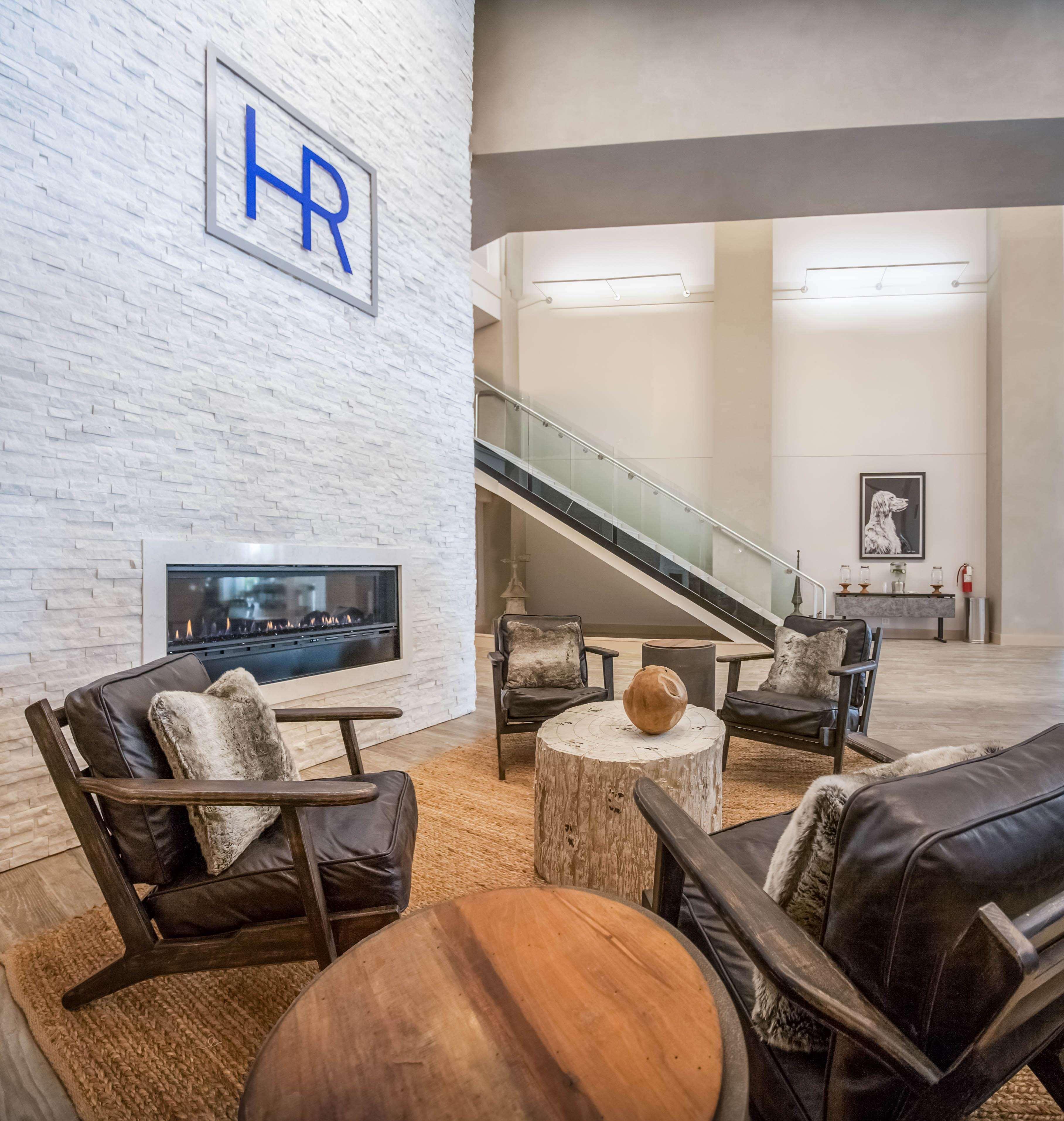 Hotel Renovo Des Moines Urbandale,Tapestry Collection Hilton Extérieur photo