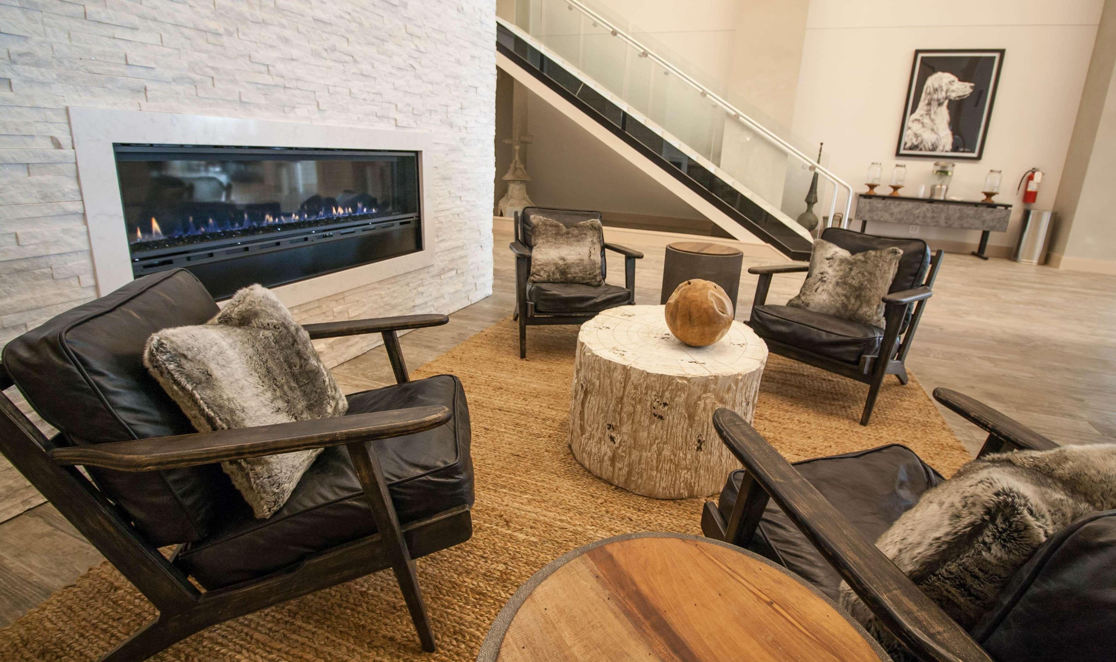 Hotel Renovo Des Moines Urbandale,Tapestry Collection Hilton Extérieur photo